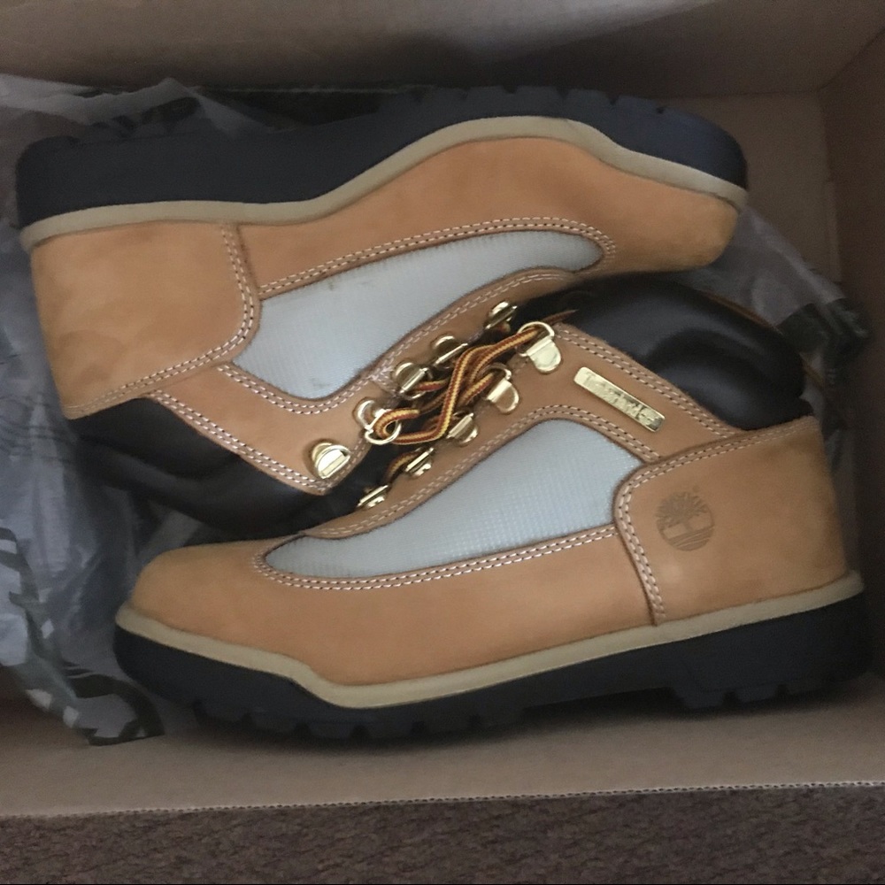 Timberland Classic Wheat/Nubuck Field Boots sz.5Y
